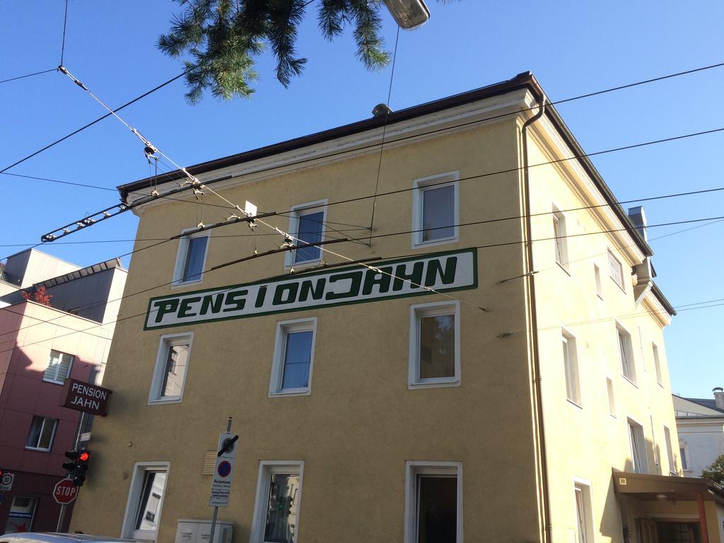 Pension Jahn Salzburg Buitenkant foto